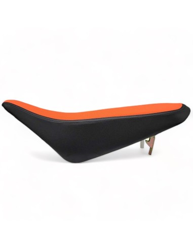 SELLE QUAD ENFANT / ADOLESCENT CARBONE NOUVELLE GENERATION ROUGE / NOIR